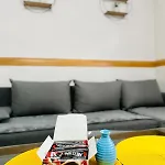 T&n Studio-center-free Parking,ac,train-bus Station Apartamento *