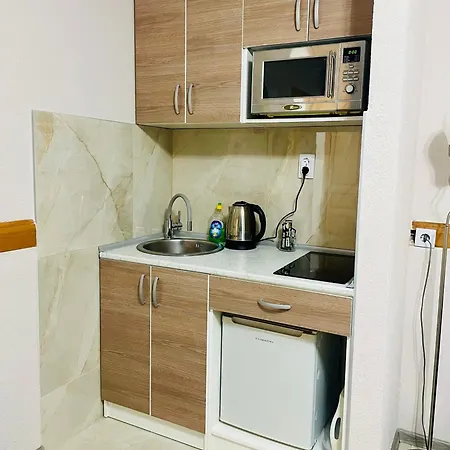 Apartment T&n Studio-center-free Parking,ac,train-bus Station Sarajevo