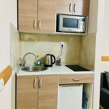 Apartment T&n Studio-center-free Parking,ac,train-bus Station *