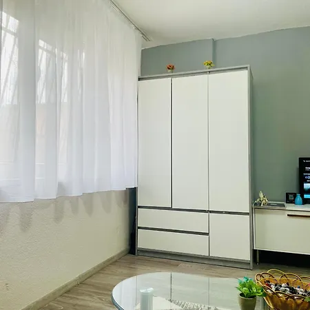 Apartamento T&n Studio-center-free Parking,ac,train-bus Station *
