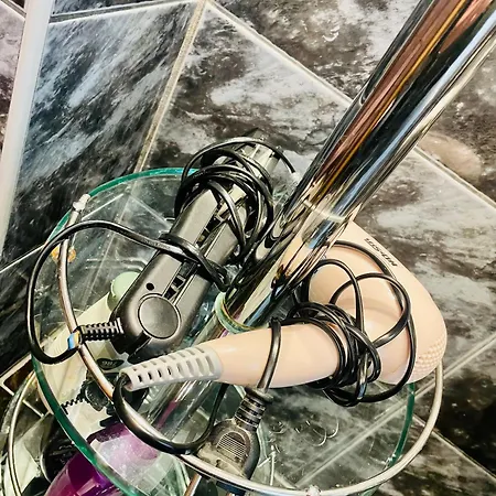 T&n Studio-center-free Parking,ac,train-bus Station *