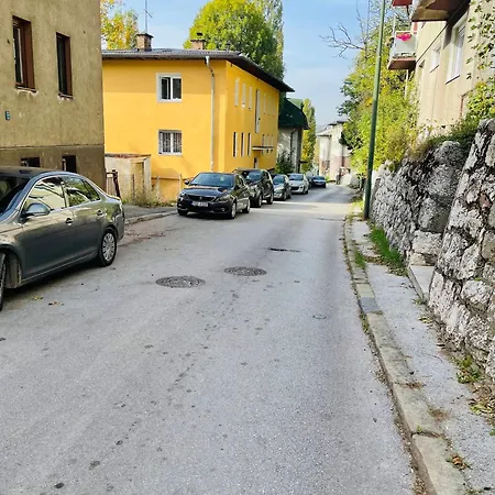 T&n Studio-center-free Parking,ac,train-bus Station