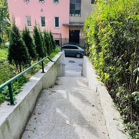 T&n Studio-center-free Parking,ac,train-bus Station Apartamento *